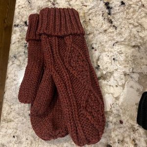 Panache Accessories | Wine Colored | Fleece Lined Mittens | NWOT